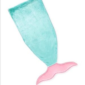 Levtex baby plush mermaid tail blanket